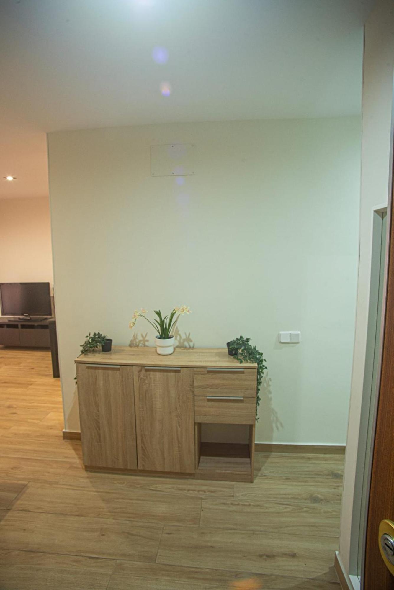 Centro Historico Parking Apartment Alcala de Henares